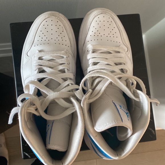 Air Jordan 1s Retro Mid “Legend Blue” - Picture 2 of 5